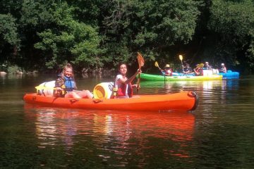 girls on kayaks